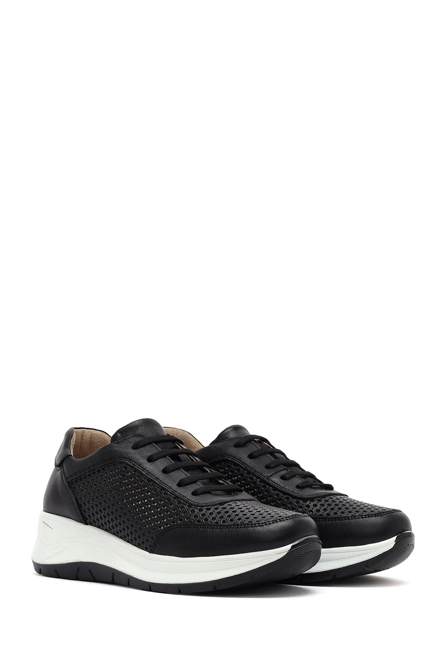 Kadın Siyah Bağcıklı Kalın Tabanlı Deri Sneaker