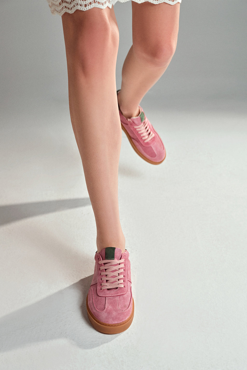 Kadın Pembe Bağcıklı Süet Deri Sneaker