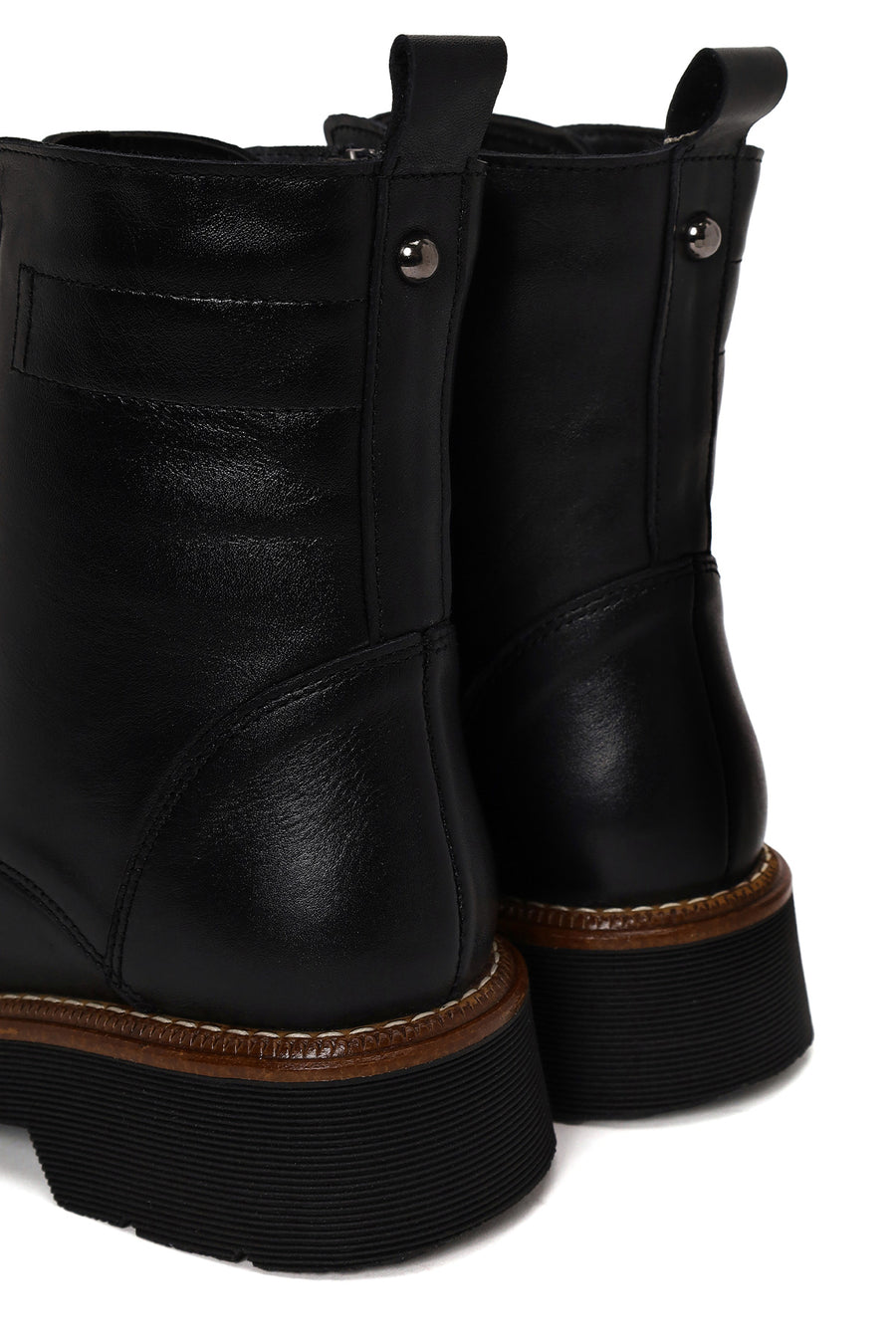Woman Black Zip Closure Thick-Soled Leather Combat Boots