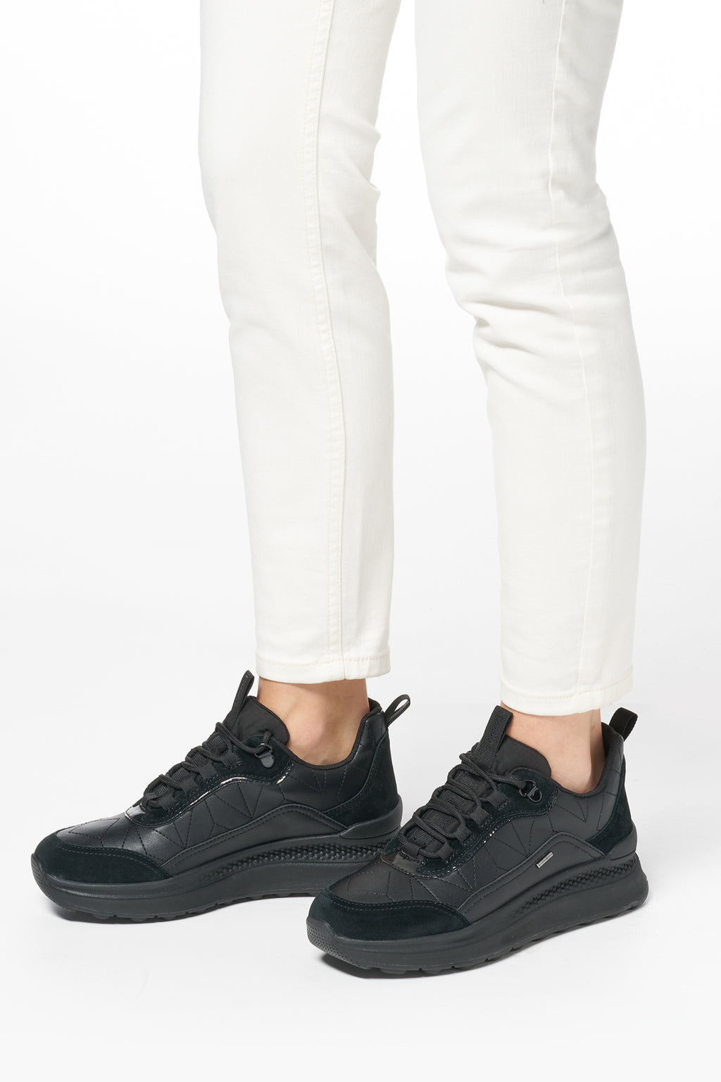 Geox Kadın Siyah Spherica Actif X2 Abx Bağcıklı Waterproof Sneaker