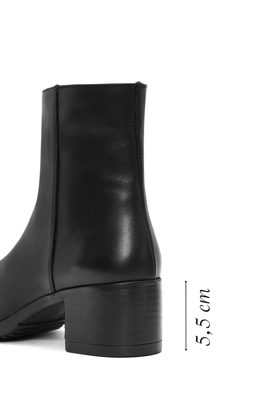 Woman Black Zip Closure Short Thick-Heeled Leather Boots