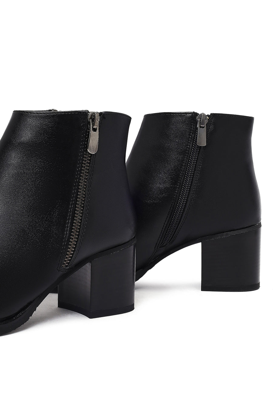 Woman Black Zip Closure Chunky-Heeled Boots