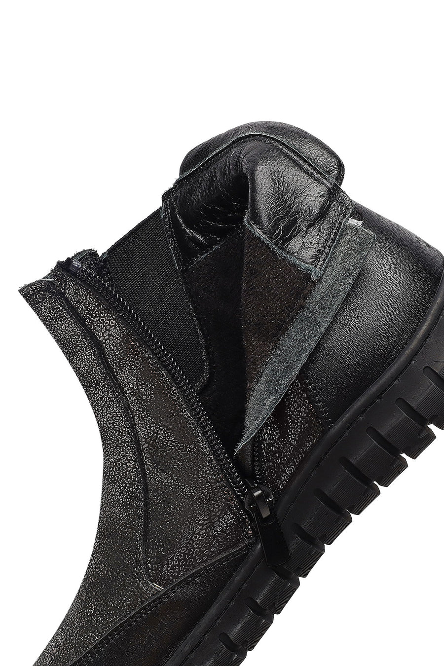 Woman Black Zip Closure Leather Comfort Boots