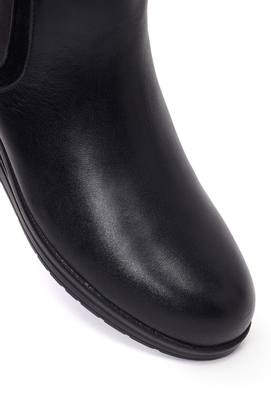 Woman Black Zip Closure Leather Comfort Boots