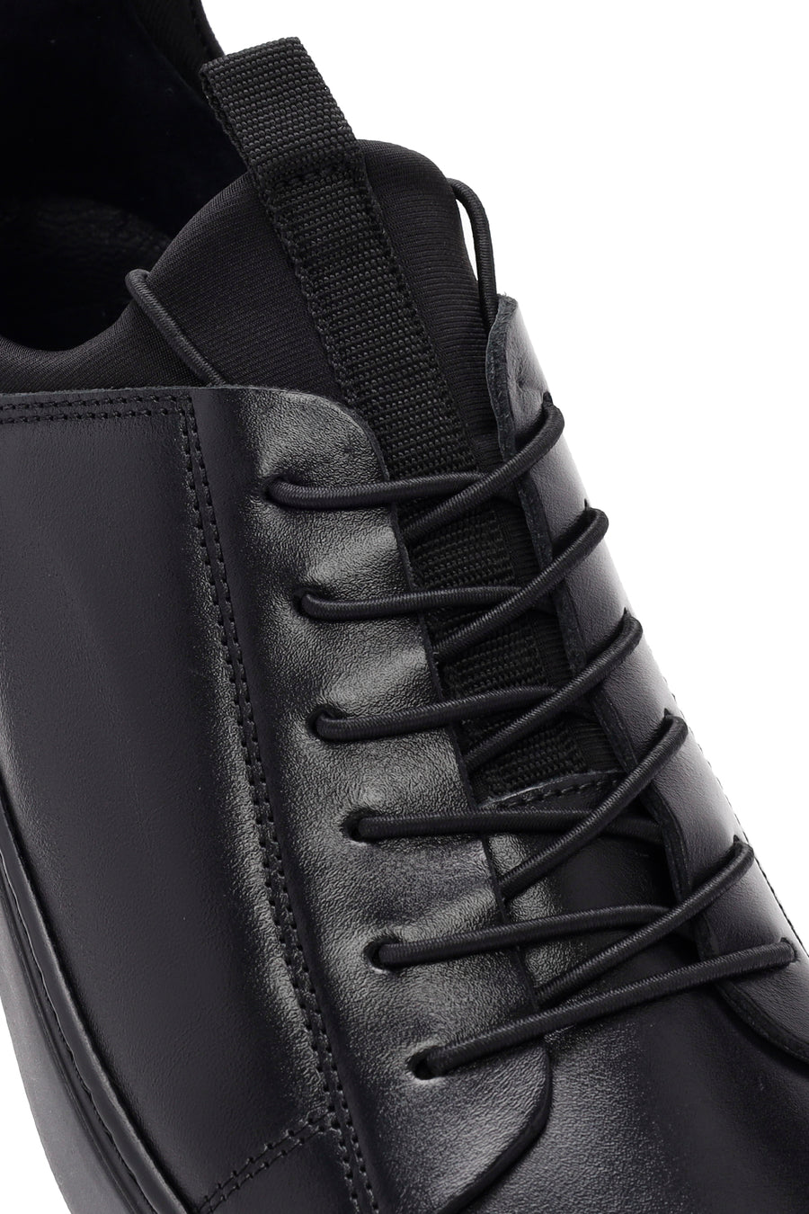Men's Black Lace-up Leather Sneaker
