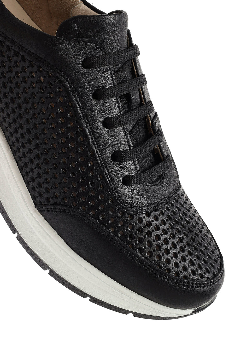 Kadın Siyah Bağcıklı Kalın Tabanlı Deri Sneaker