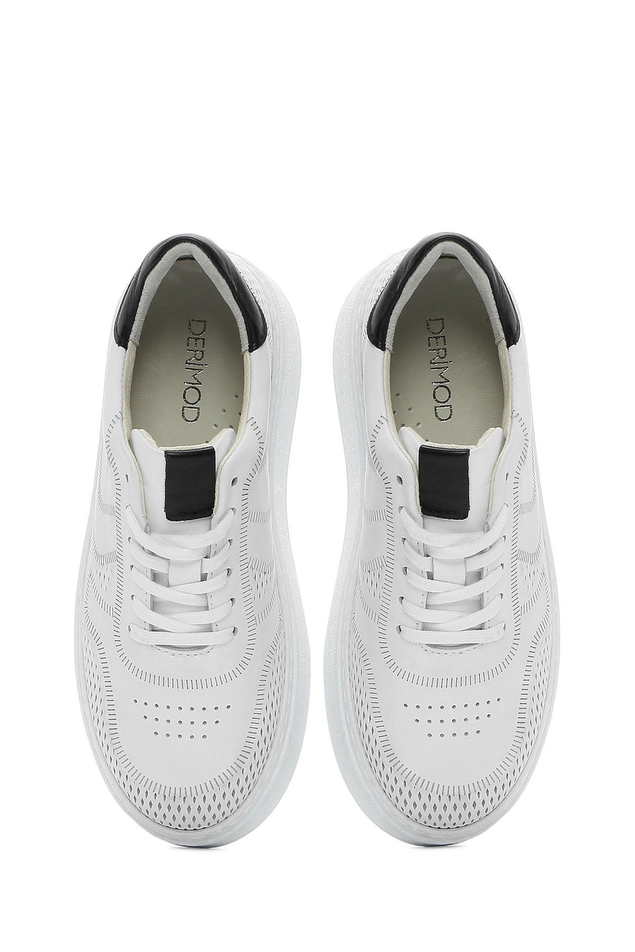Kadın Beyaz Bağcıklı Kalın Tabanlı Deri Sneaker