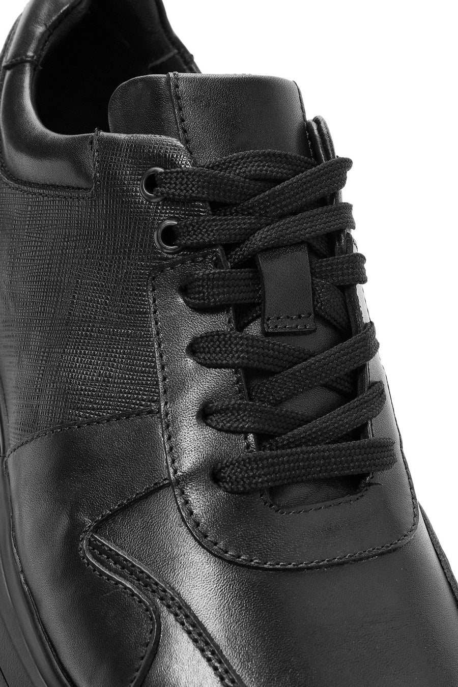 Erkek Siyah Bağcıklı Kalın Tabanlı Deri Sneaker