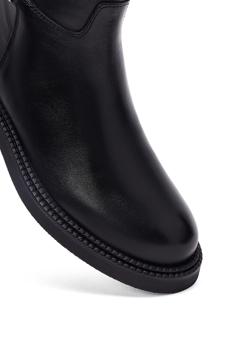 Woman Black Zip Closure Leather Boots