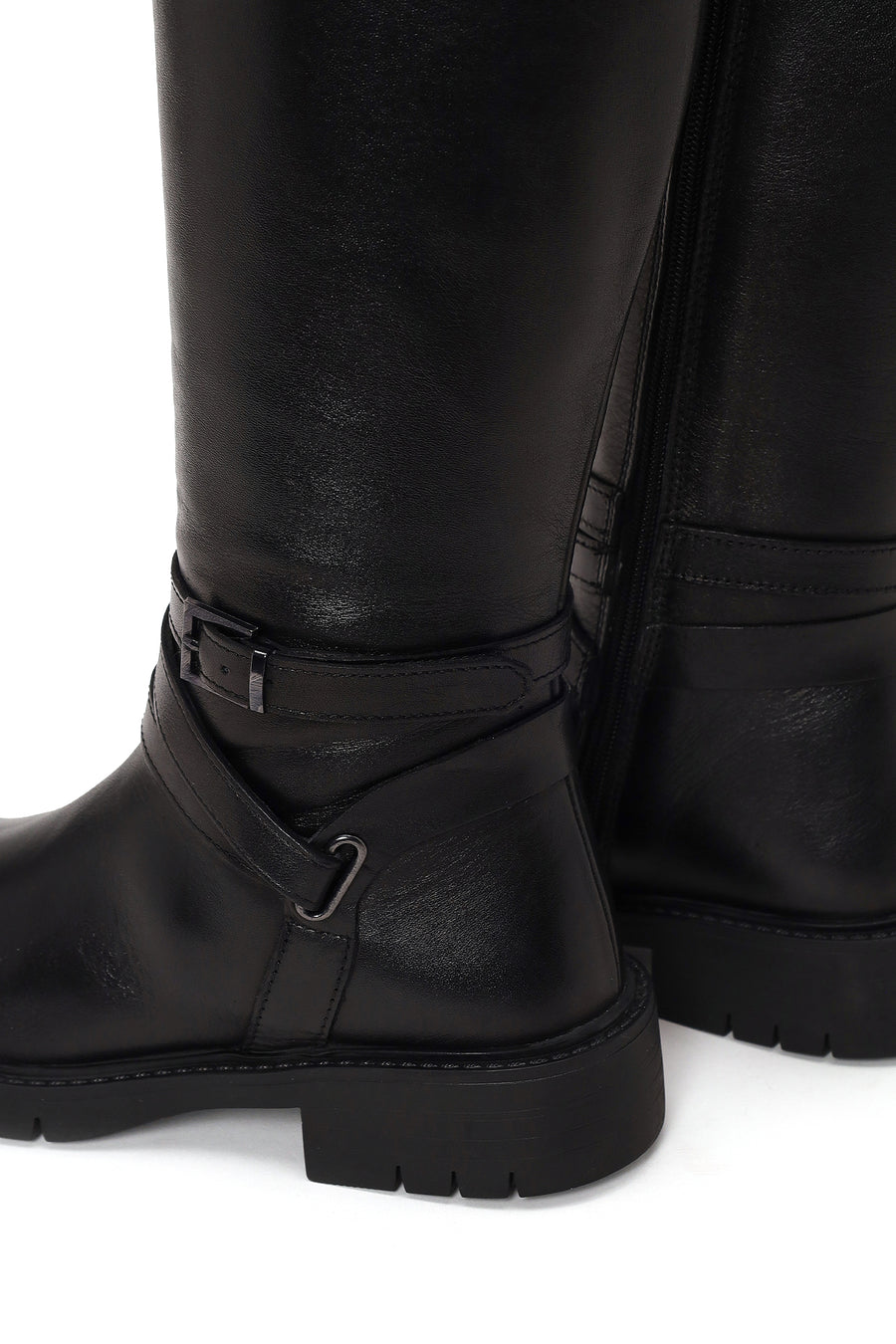 Woman Black Zip Closure Leather Boots