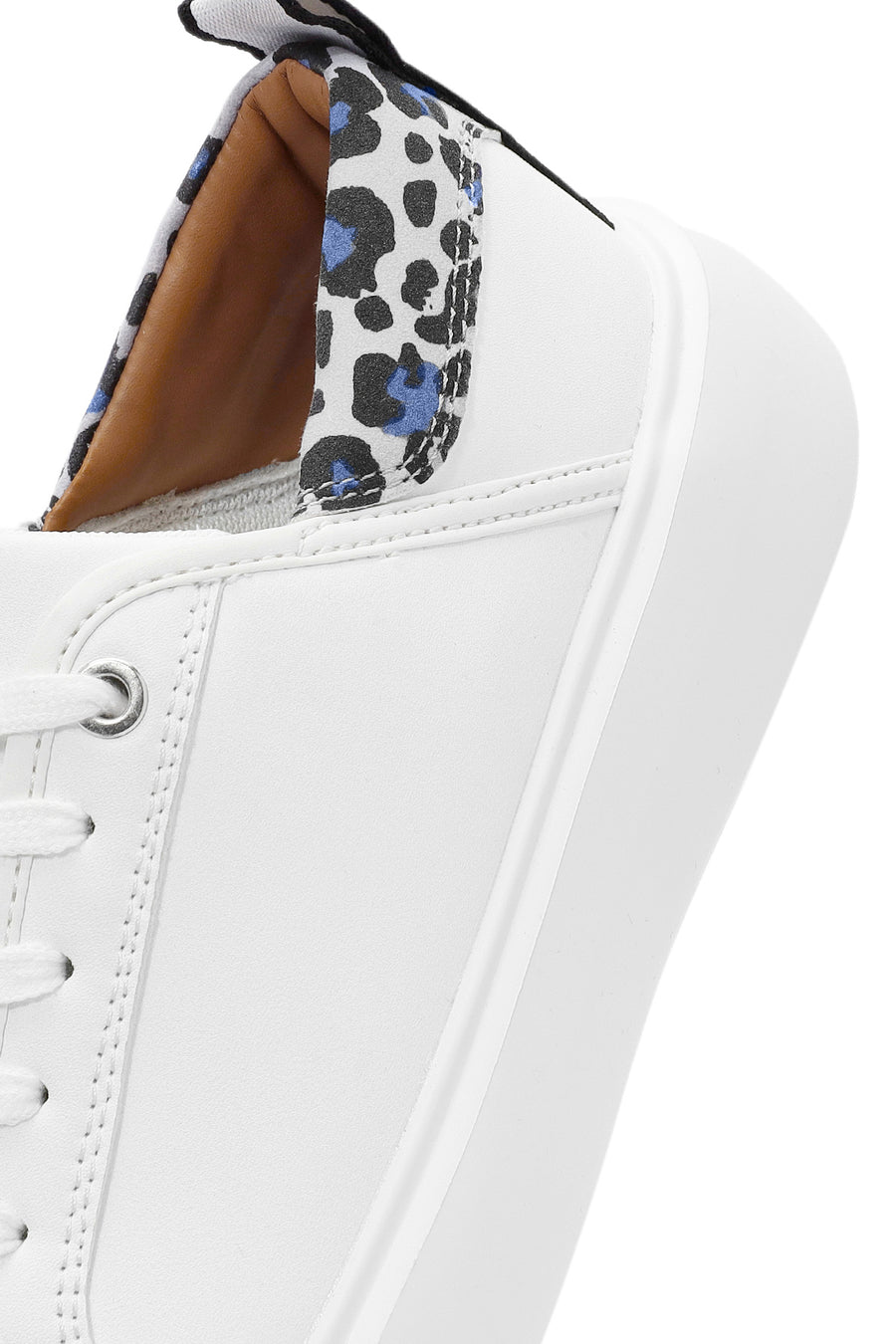 ACBC x Derimod Kadın Beyaz Bağcıklı Leopar Detaylı Sneaker