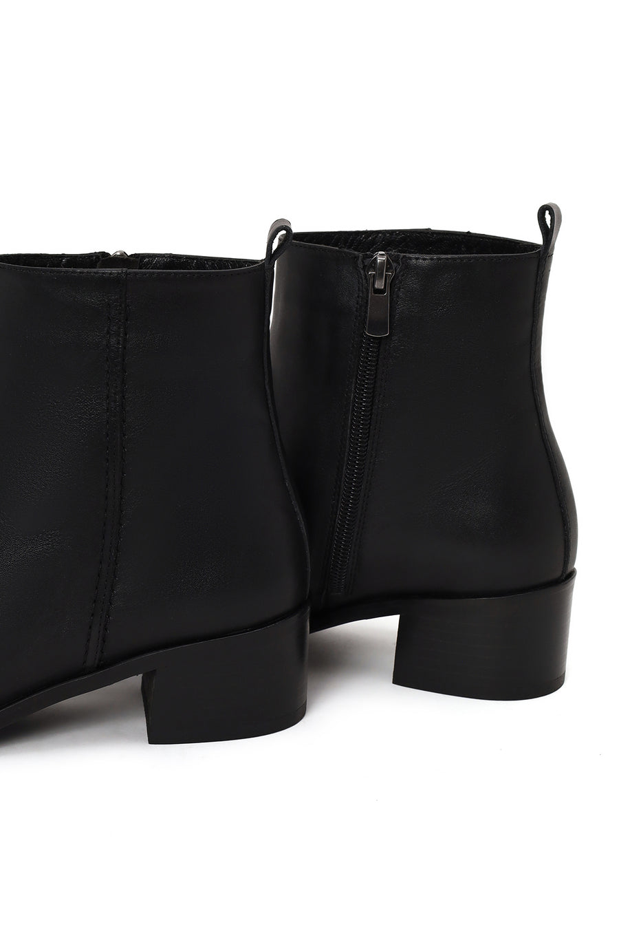 Woman Black Zip Closure Thick-Heeled Leather Classic Boots