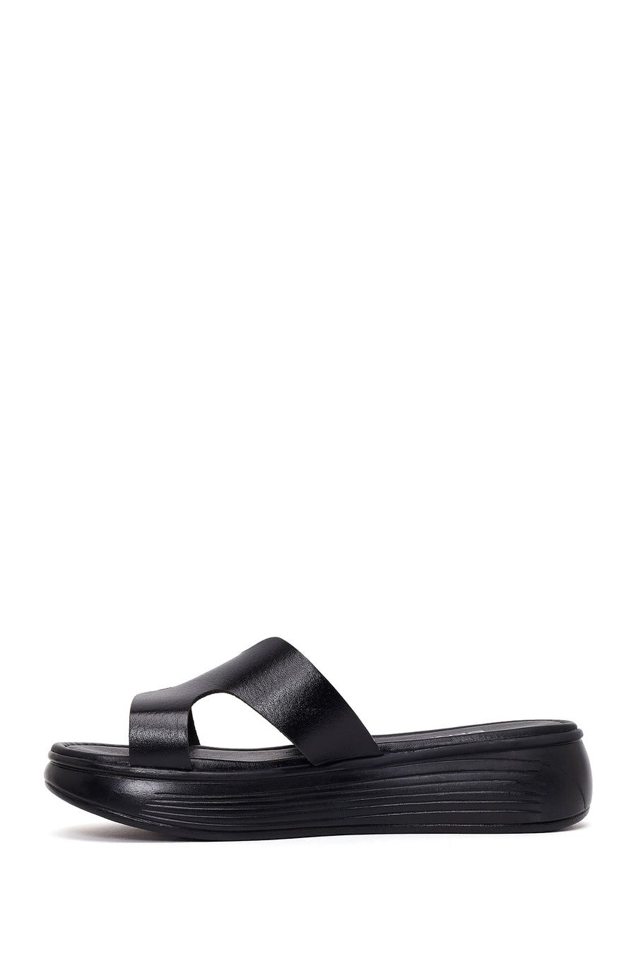 Woman Black Thick-Soled Leather Slipper