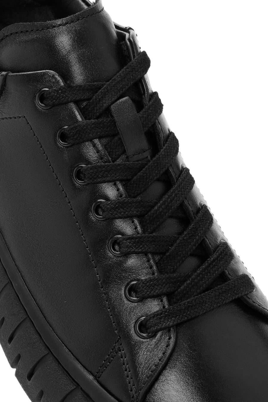 Men's Black Lace-up Leather Sneaker