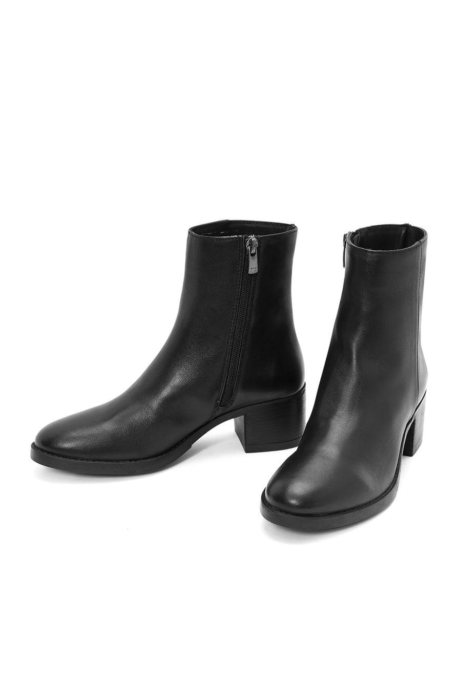 Woman Black Zip Closure Short Thick-Heeled Leather Boots