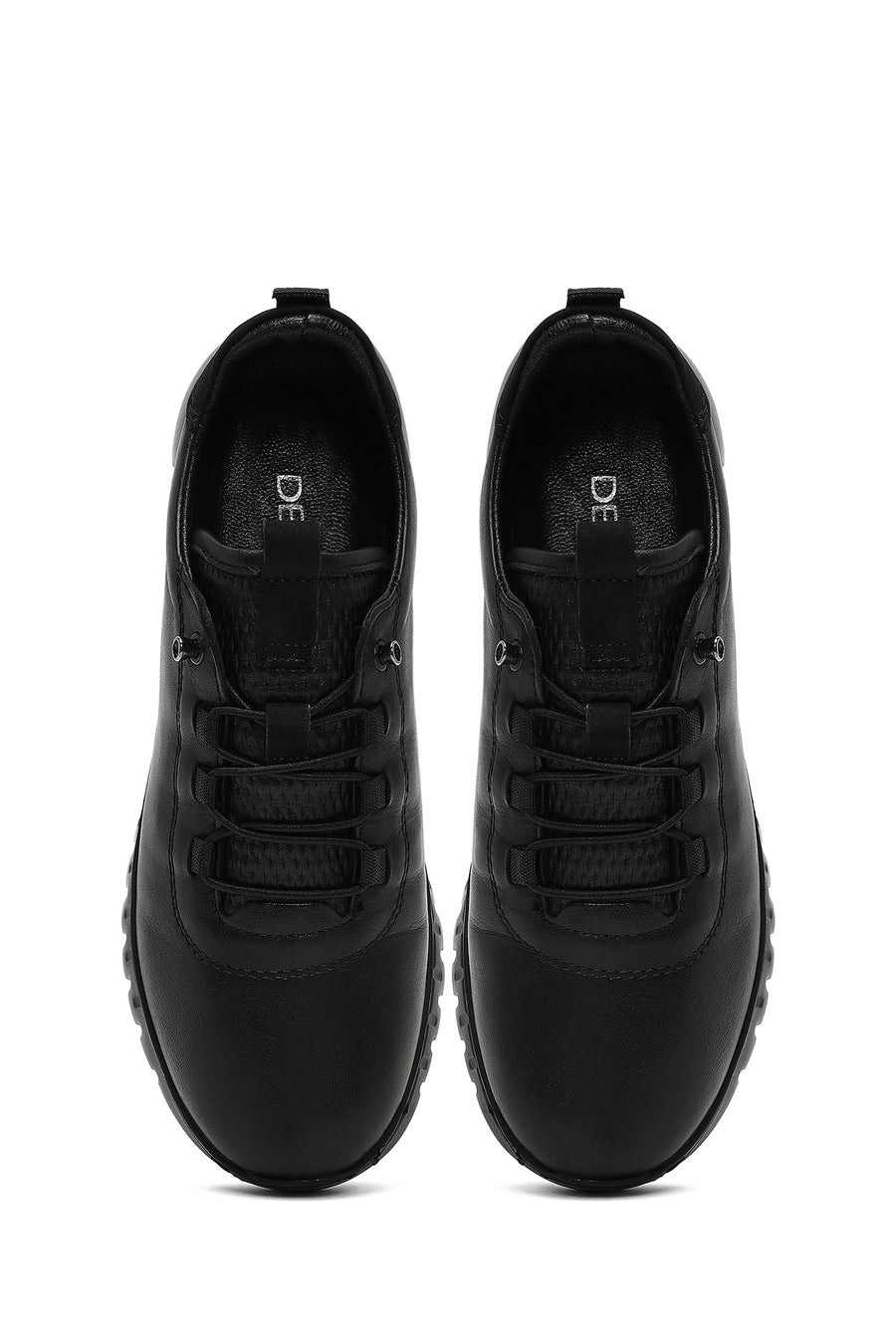 Woman Black Lace-Up Leather Sneaker