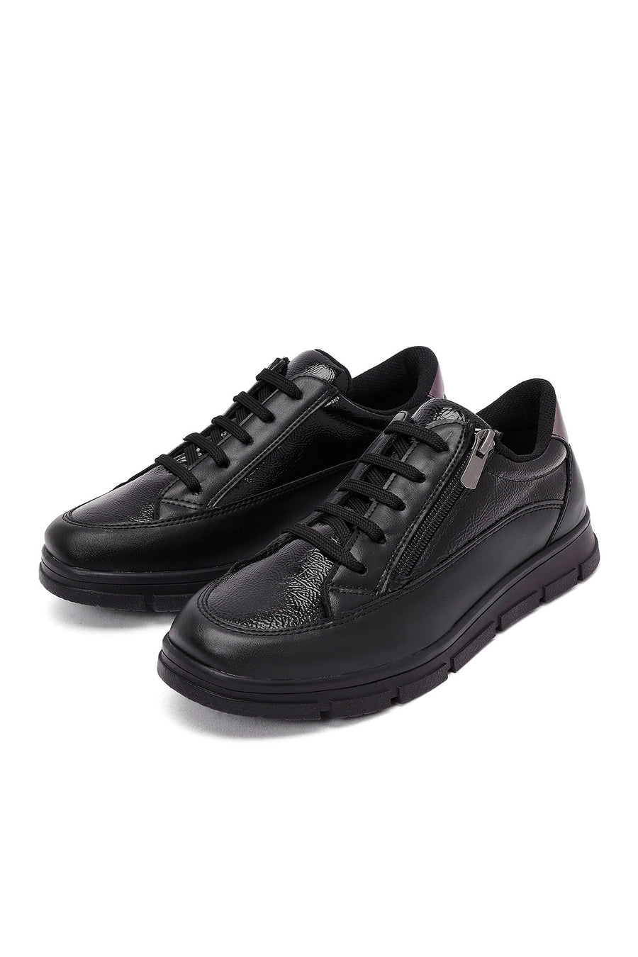 Woman Black Lace-Up Sneakers