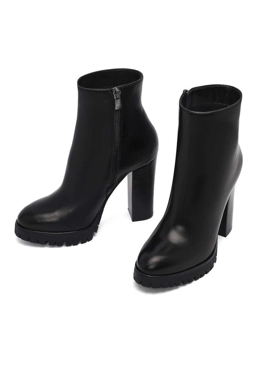 Woman Black Zip Closure High-Heeled Leather Boots