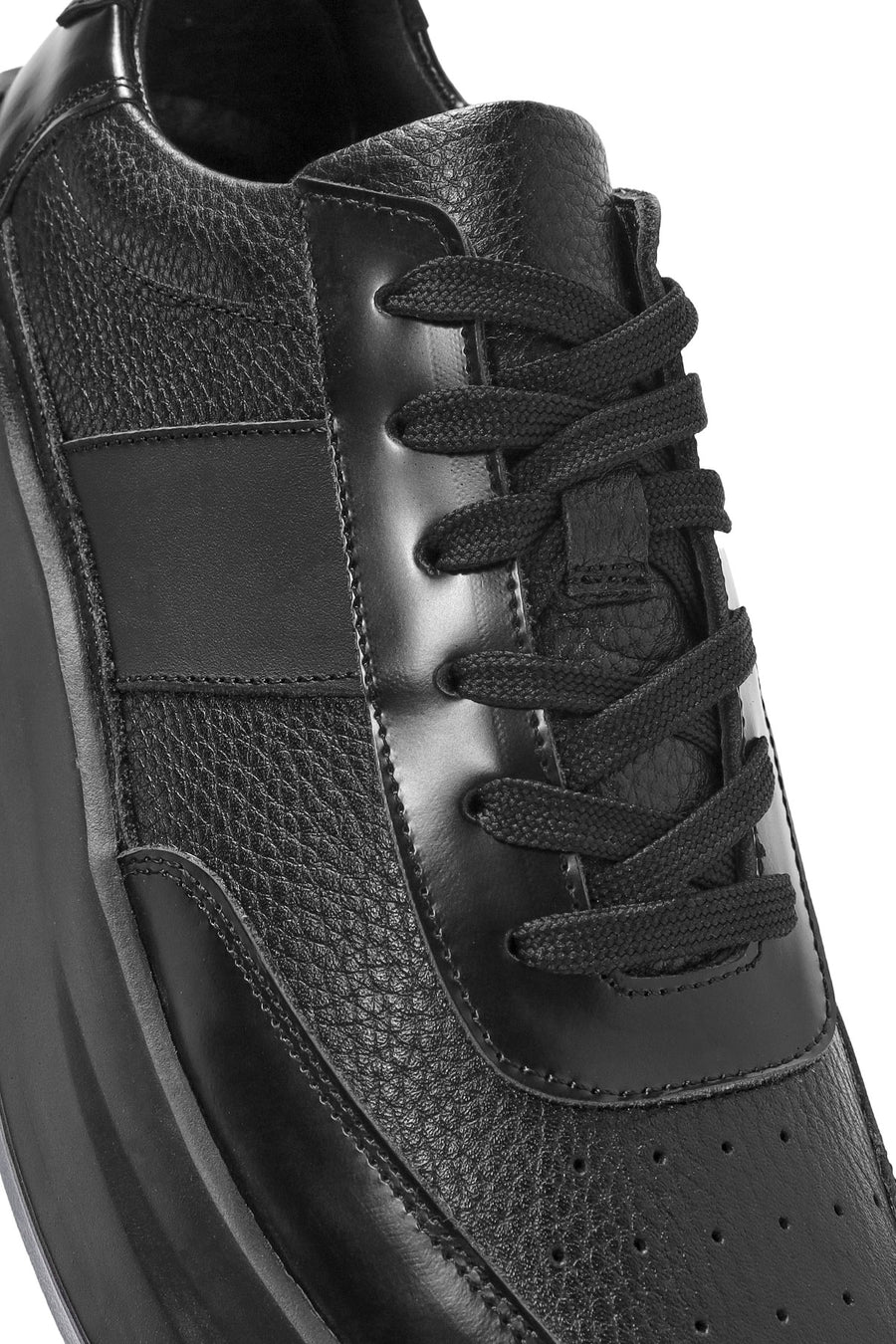 Erkek Siyah Bağcıklı Kalın Tabanlı Deri Sneaker
