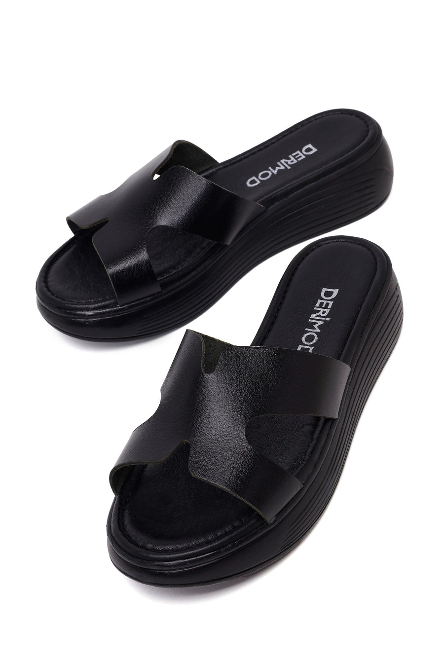 Woman Black Thick-Soled Leather Slipper