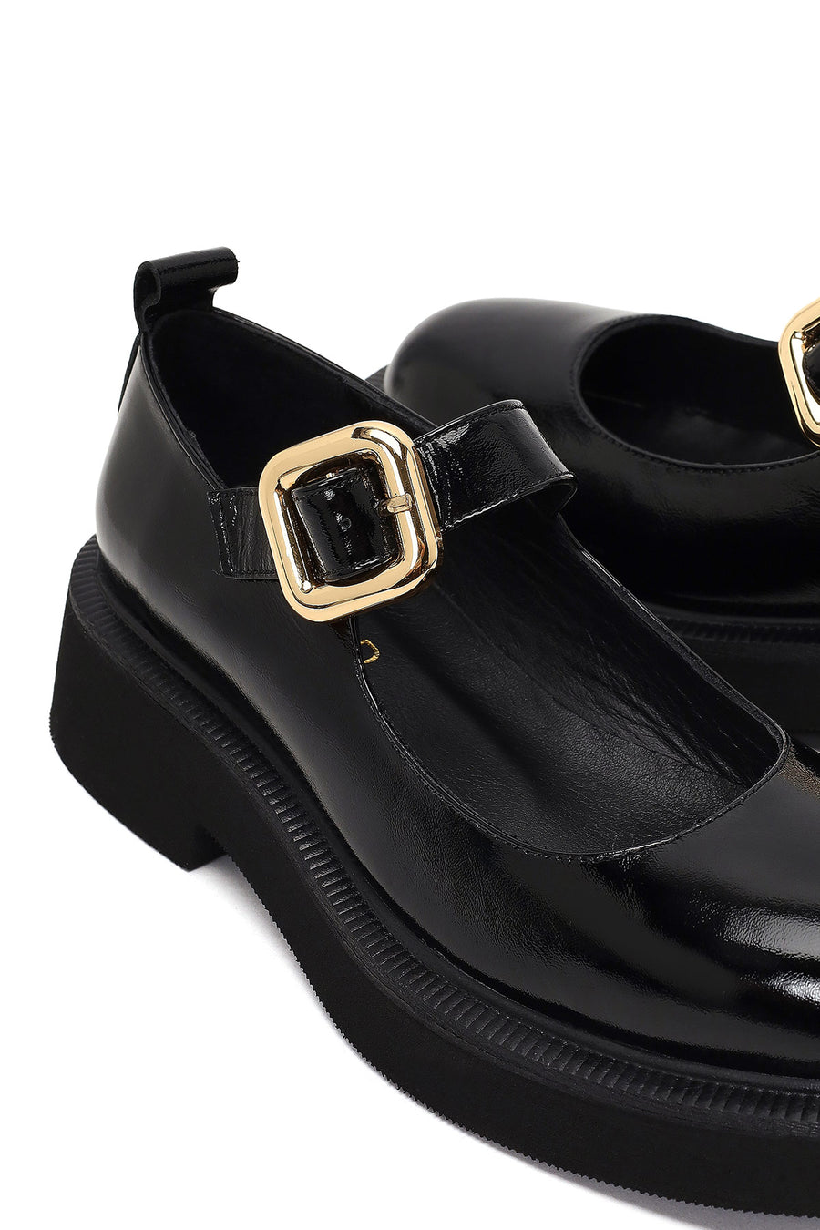 Woman Black Buckled Leather Shoes