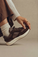 Kadın Kahverengi Bağcıklı Kalın Tabanlı Deri Sneaker | Derimod