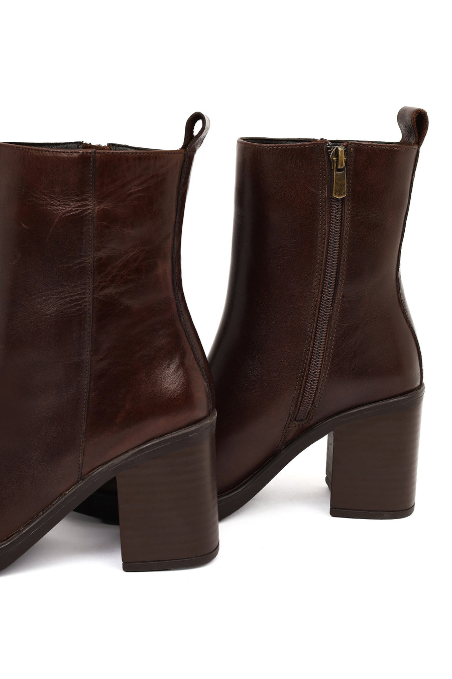 Woman Brown Zip Closure Chunky Heeled Leather Boots