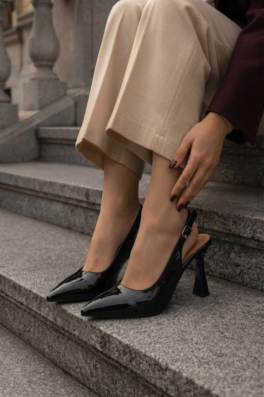Woman Black Backless Chunky-Heeled Leather Shoes