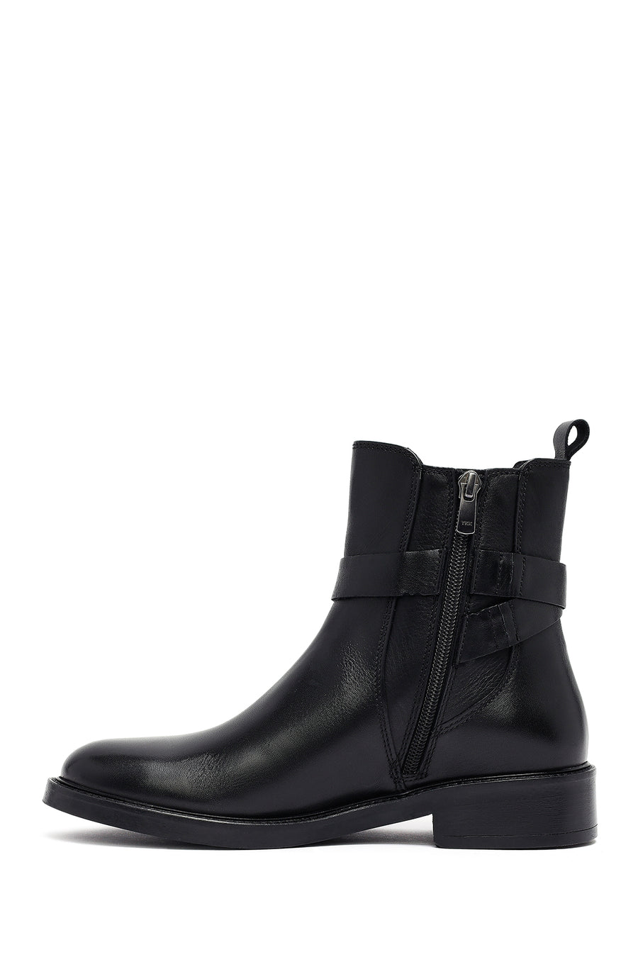 Woman Black Zippered Leather Boat