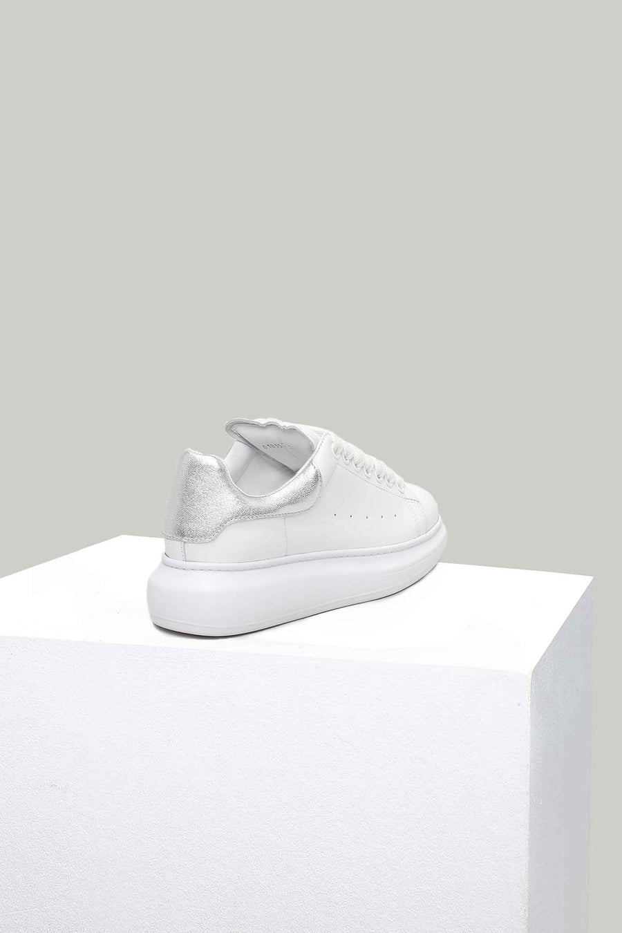 Beyaz-Gümüş Kadın Deri Sneaker
