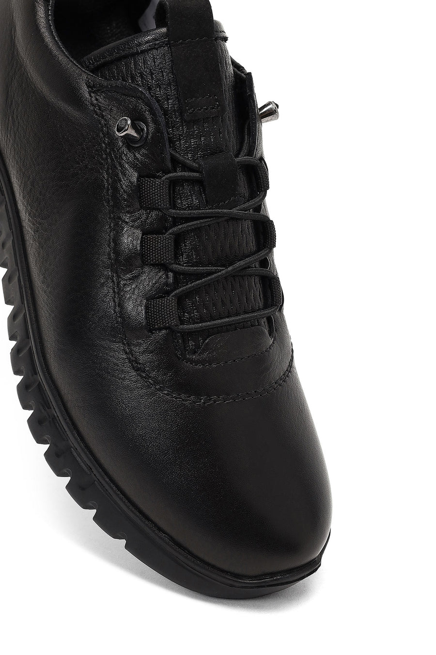 Woman Black Lace-Up Leather Sneaker