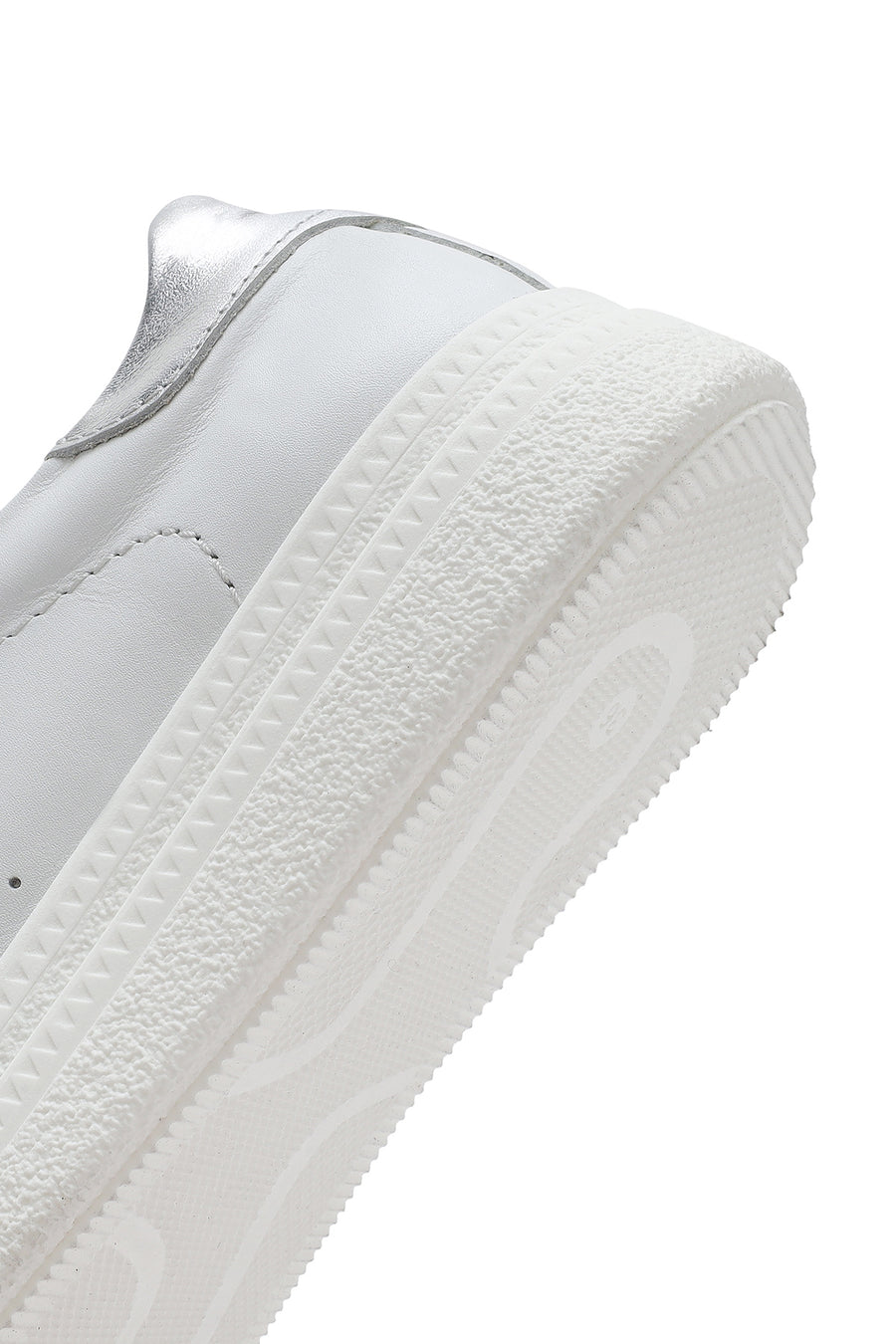 Woman White Lace-Up Leather Sneaker