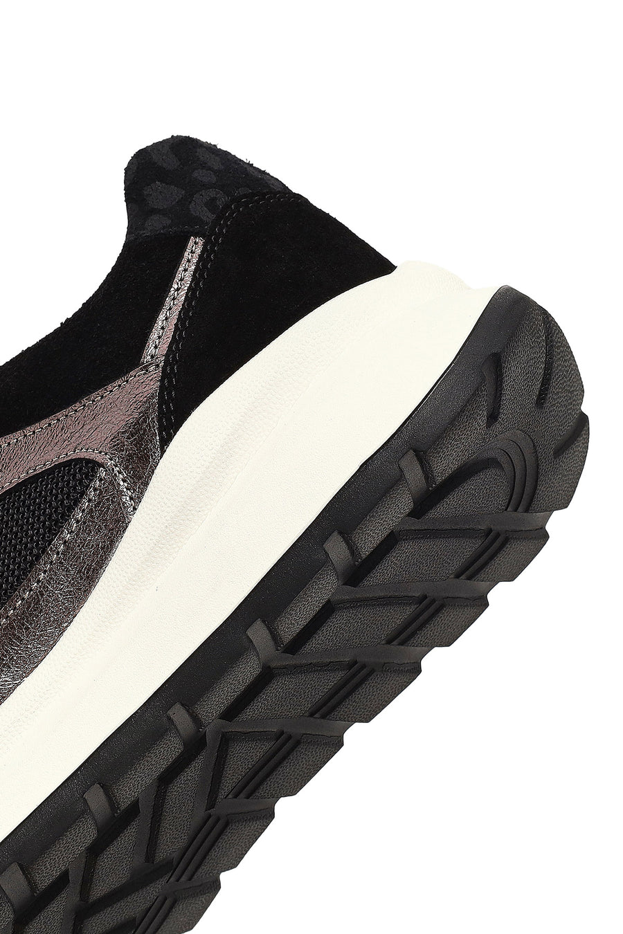 Kadın Siyah Bağcıklı Kalın Tabanlı Deri Sneaker