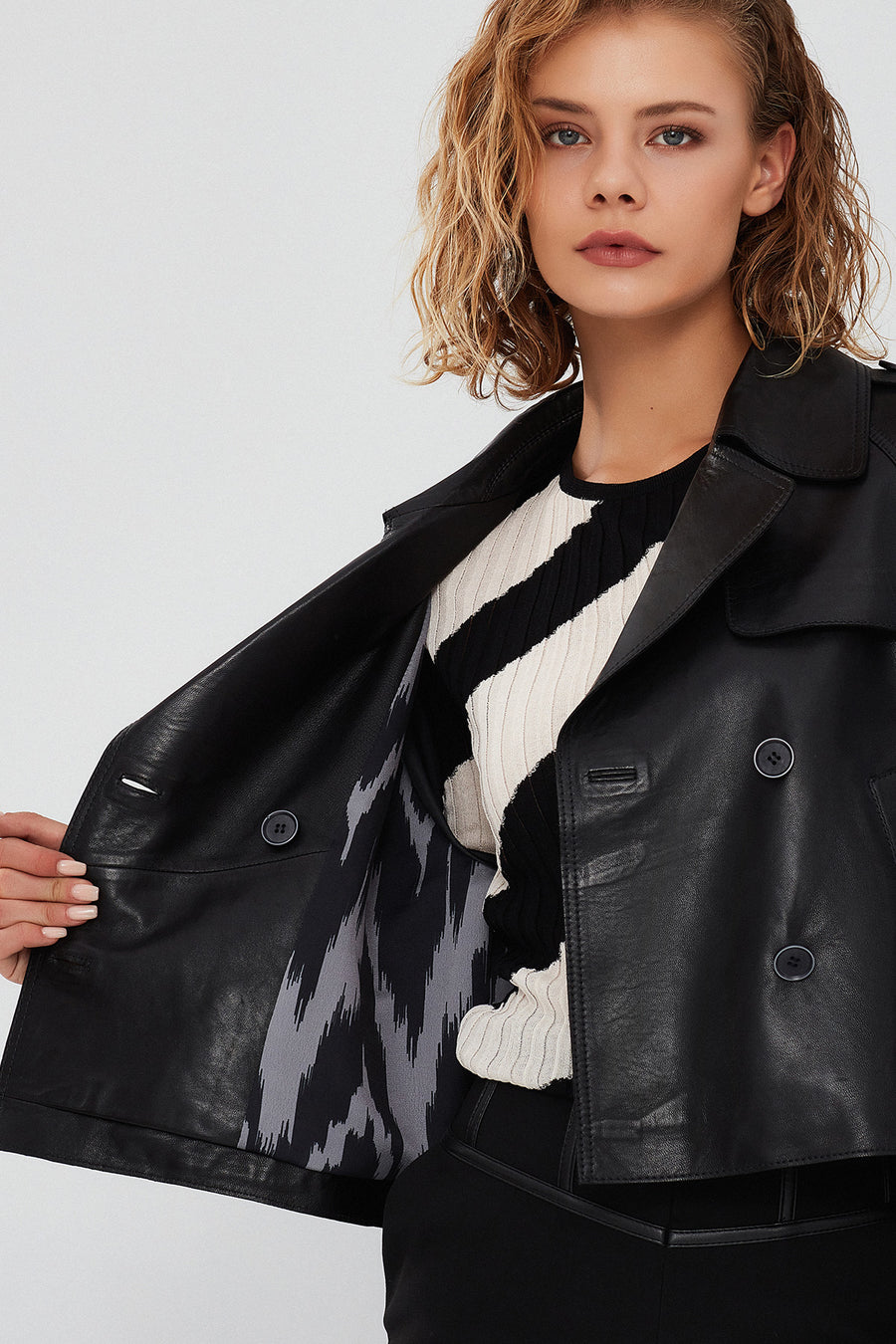 Tracy Kadın Siyah Oversize Kısa Deri Mont