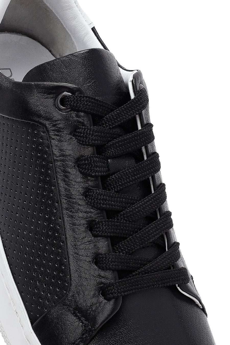 Men's Black Lace-up Leather Sneaker