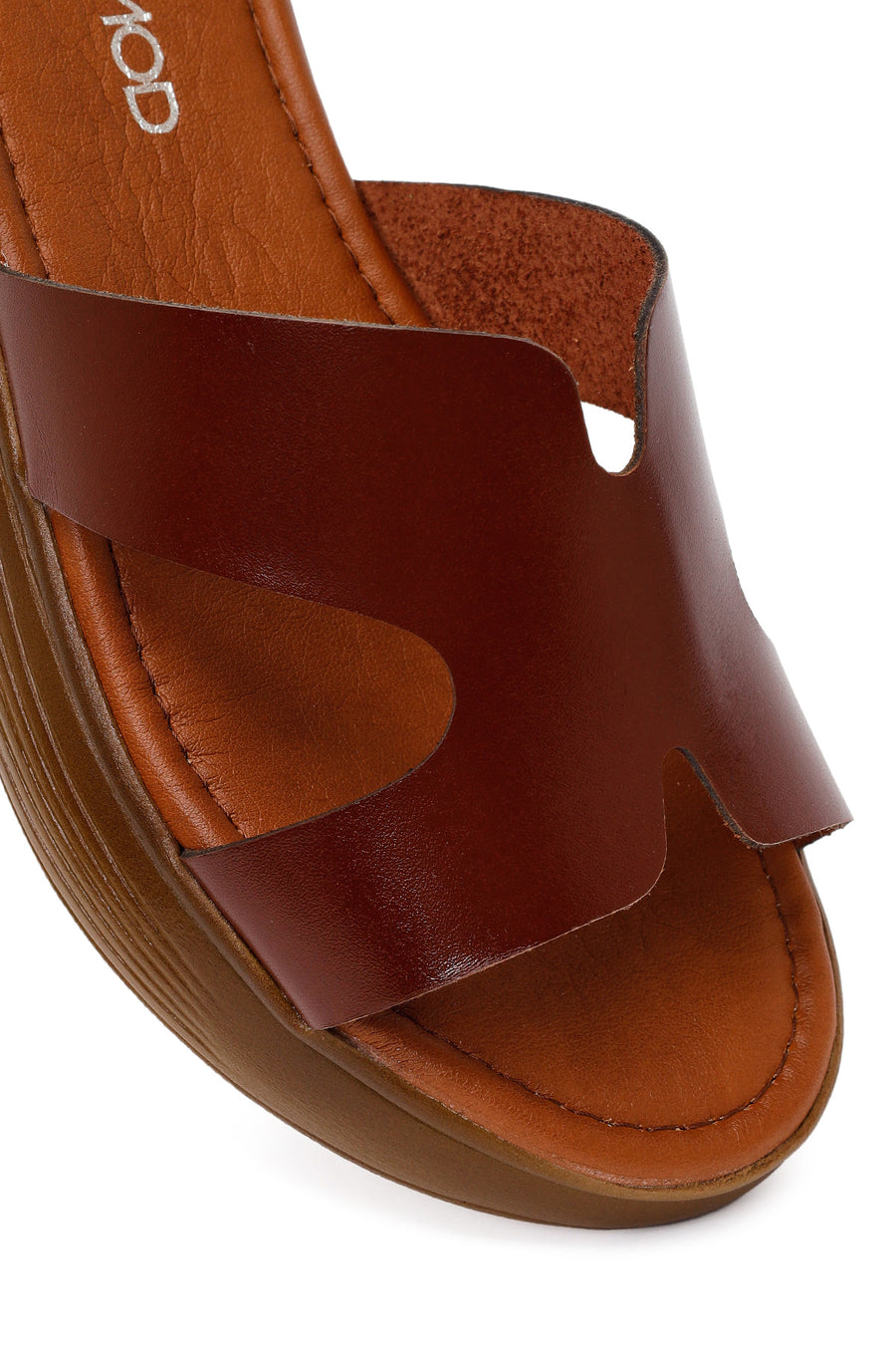 Woman Brown Thick-Soled Leather Slipper