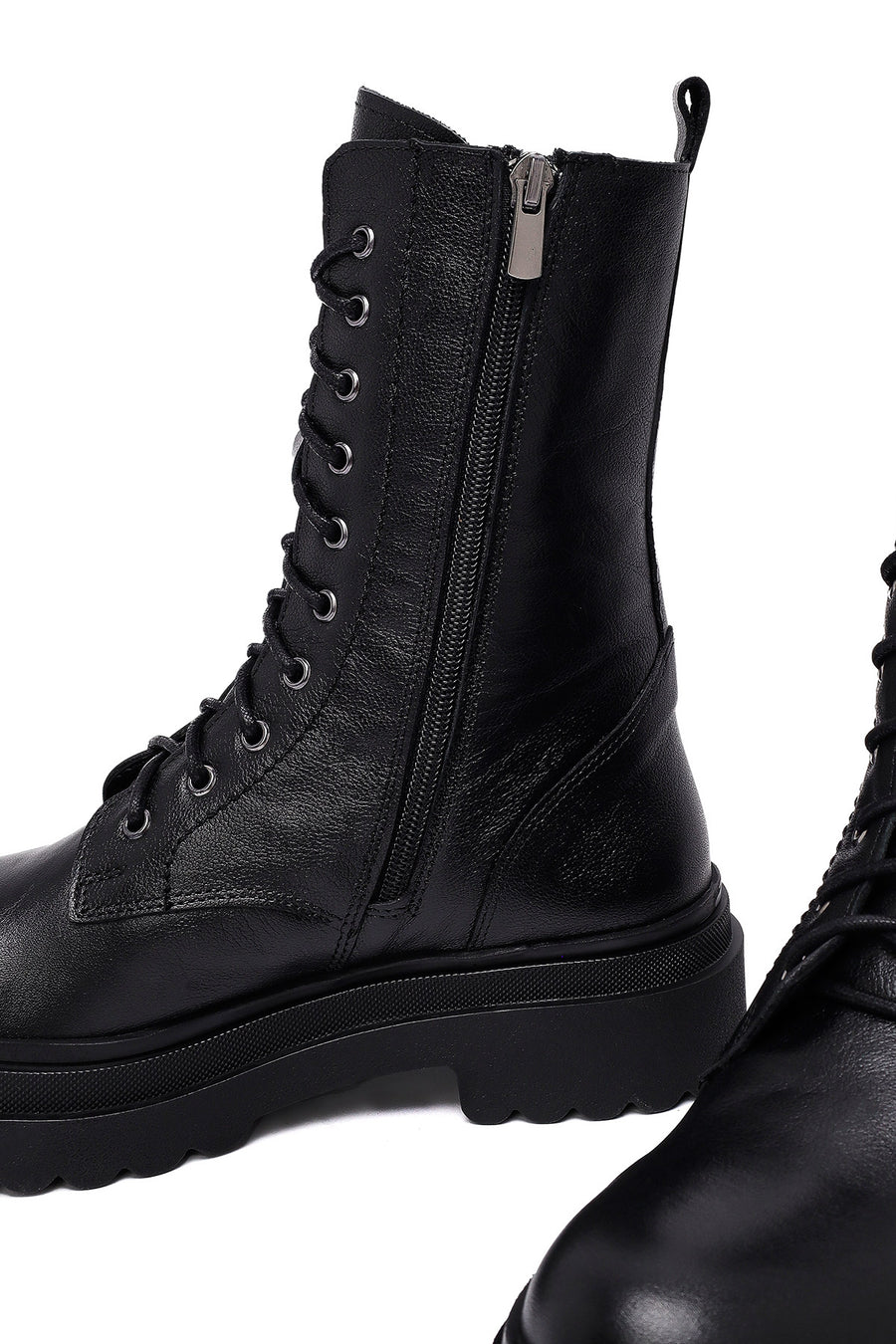 Woman Black Zip Closure Leather Combat Boots