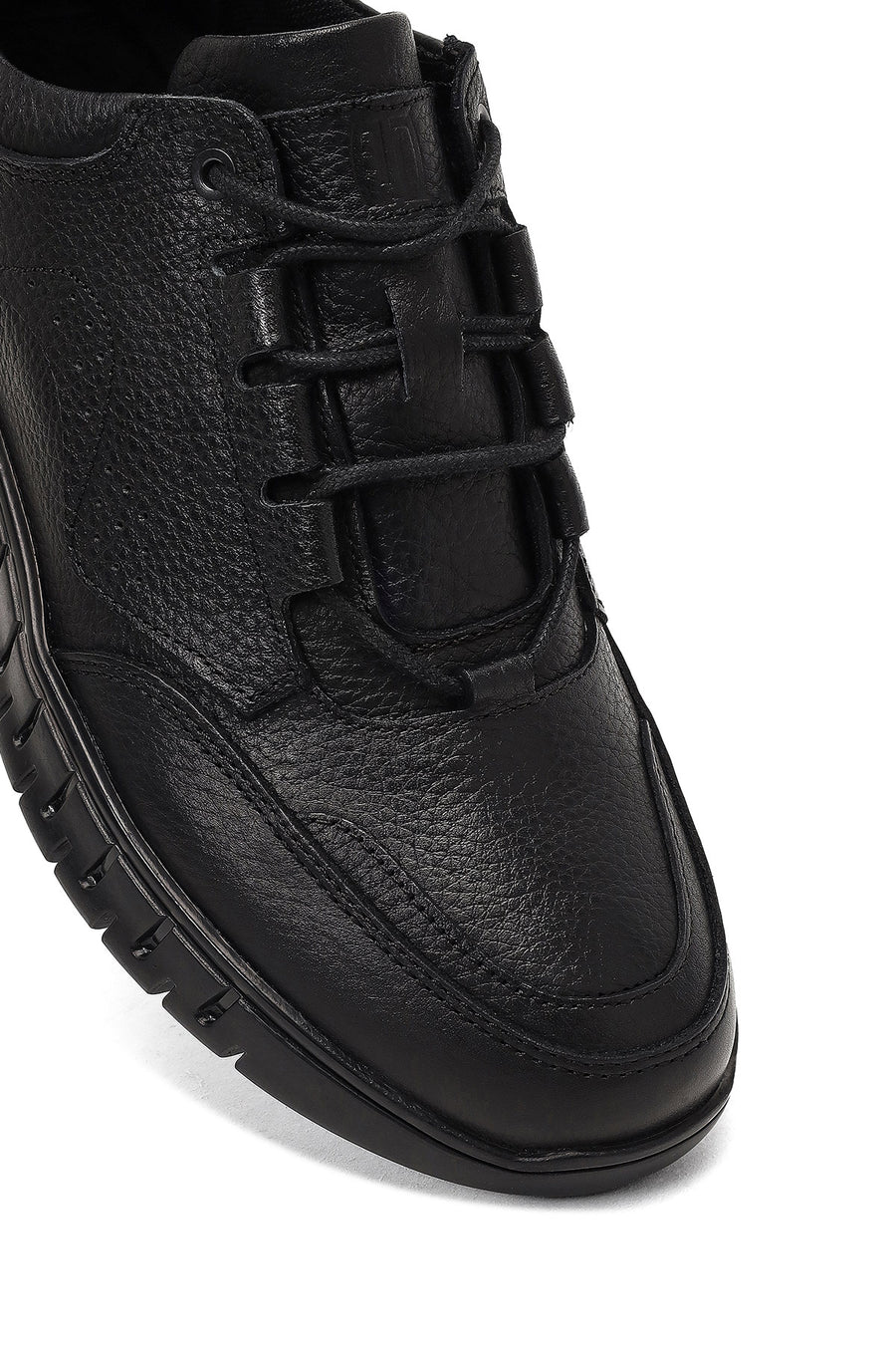Men's Black Lace-Up Thick-Soled Leather Casual Sneaker