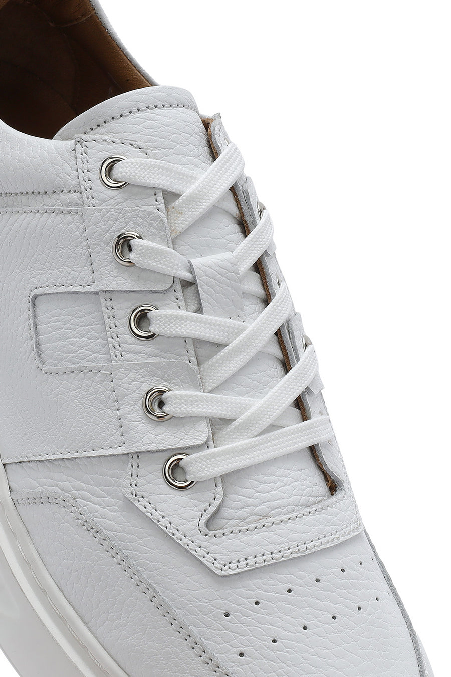 Male White Lace-Up Leather Sneaker