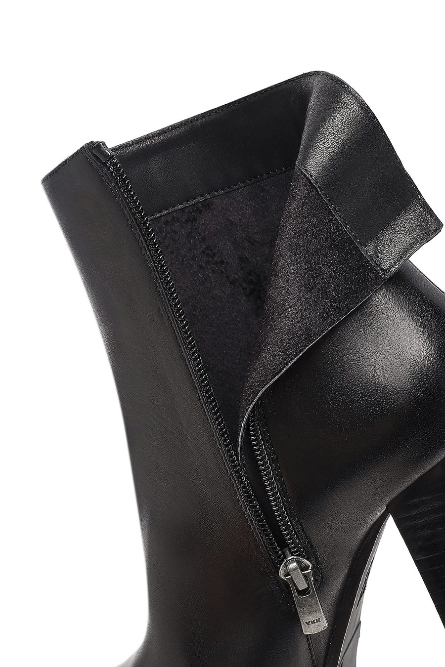 Woman Black Zip Closure High-Heeled Leather Boots
