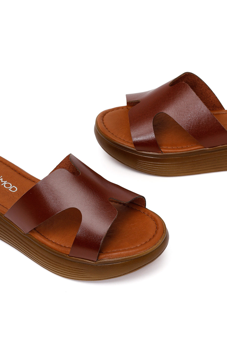 Woman Brown Thick-Soled Leather Slipper