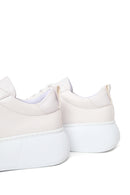 Kadın Beyaz Bağcıklı Kalın Tabanlı Sneaker | Derimod