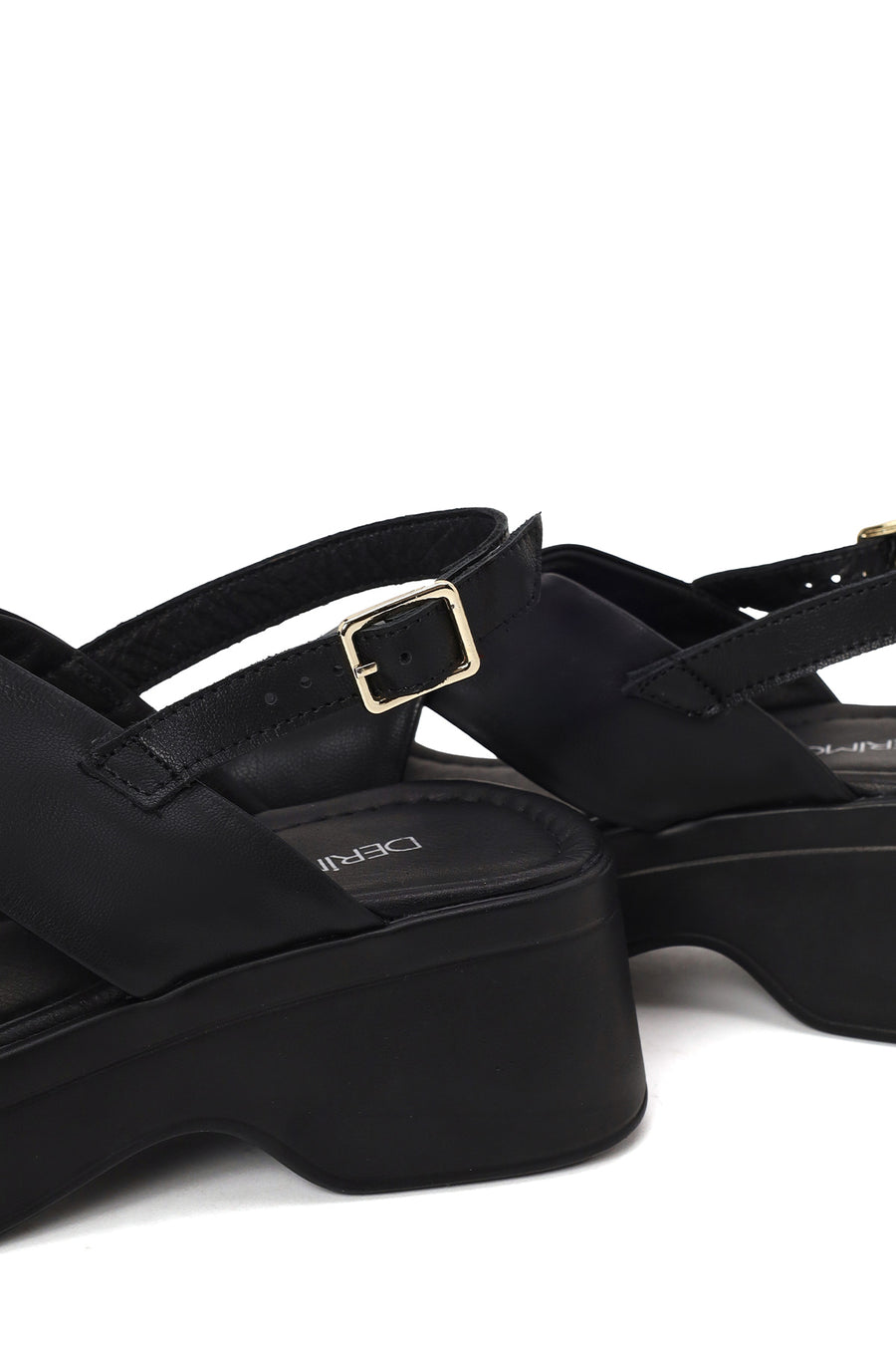 Woman Black Thick-Soled Leather Sandal