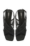 Kadın Siyah Bilekten Tokalı Kalın Topuklu Kumaş Sandalet | Derimod