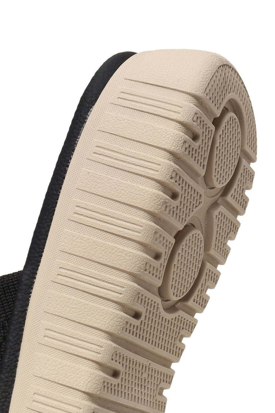 Woman Black Chunky-Soled Patterned Comfort Slippers