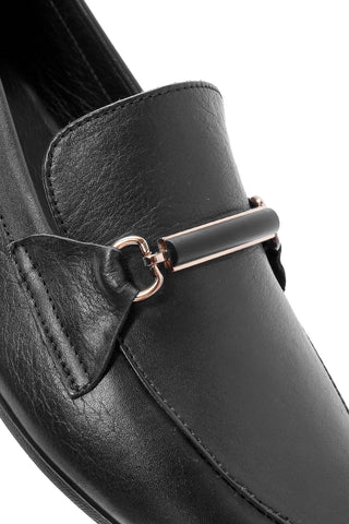 Kadın Siyah Toka Detaylı Deri Maskülen Loafer