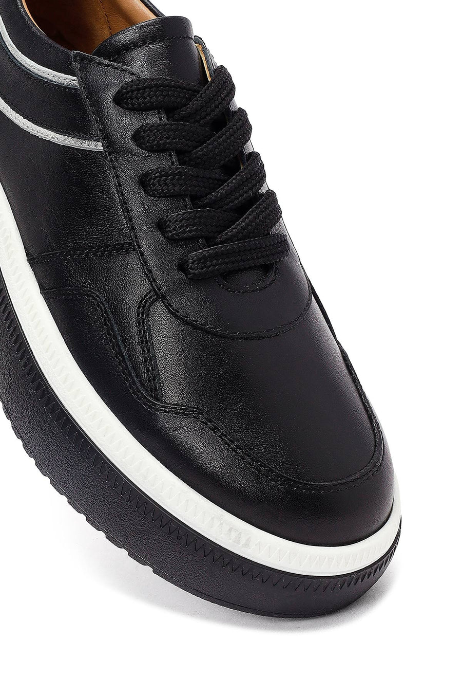 Kadın Siyah Bağcıklı Kalın Tabanlı Deri Sneaker