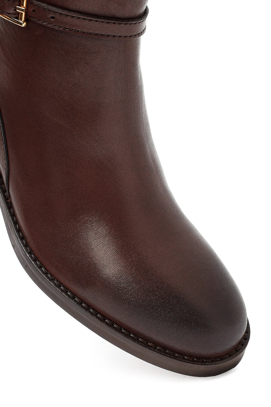 Woman Brown Zippered Leather Boat