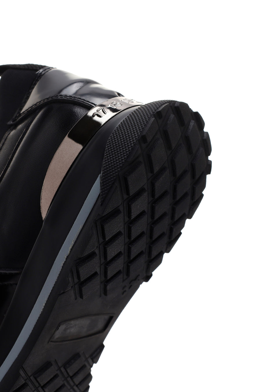 Men's Black Leather Casual Sneaker