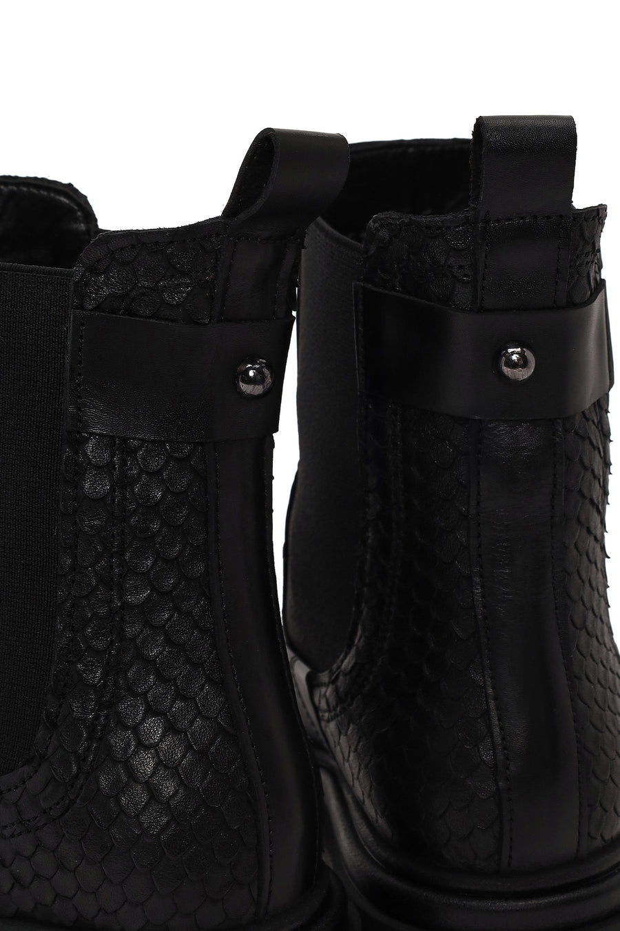 Woman Black Thick-Soled Leather Chelsea Boots